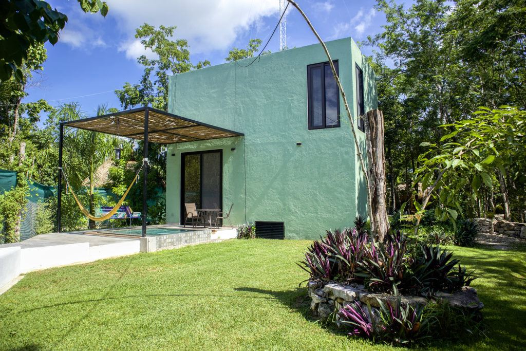 Violeta Villa, accommodation, jacuzzi, garden