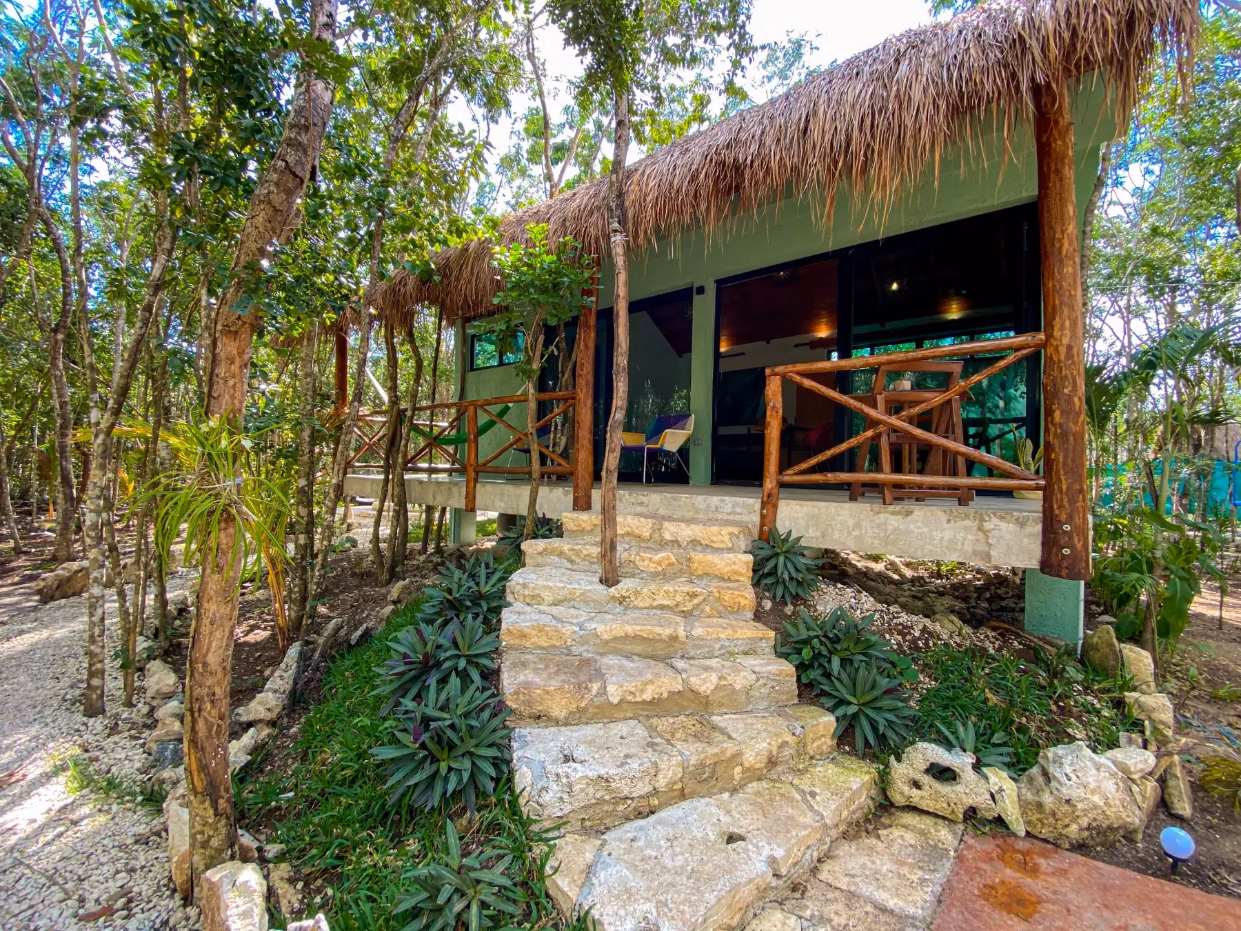01 Villa Jaguar Exterior Frente (1) (1)